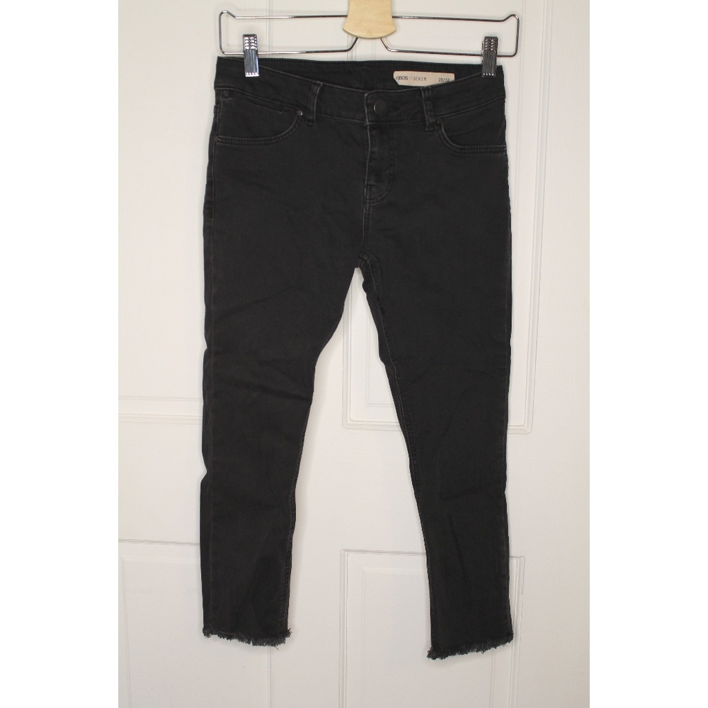 ASOS Low Rise Skinny Jeans In Capri 28 / 32